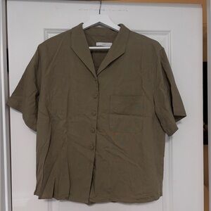 W concept OUIEEOlive Green Short Sleeve Button-Up Shirt